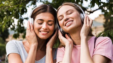 how to listen to music with friends and enhance the experience